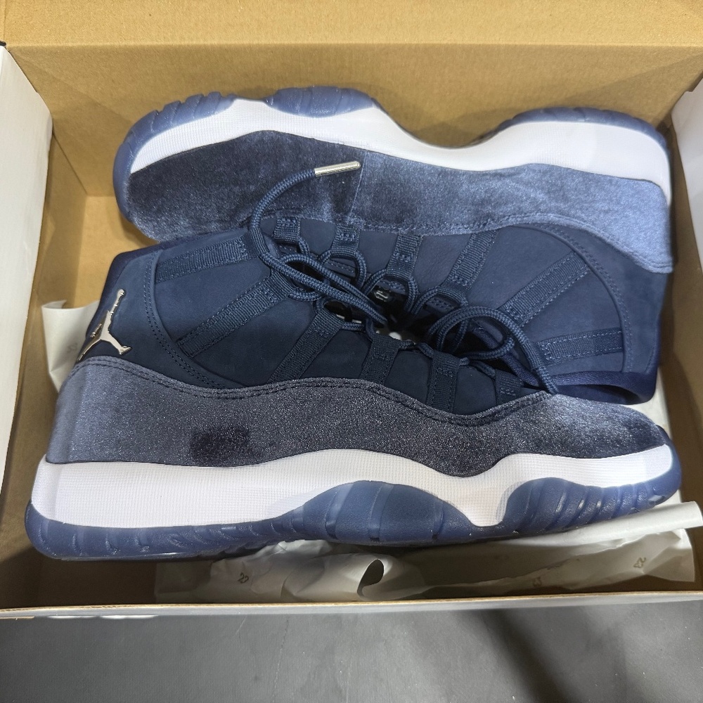 Women’s Air Jordan 11 Retro – Midnight Navy/Metallic Silver